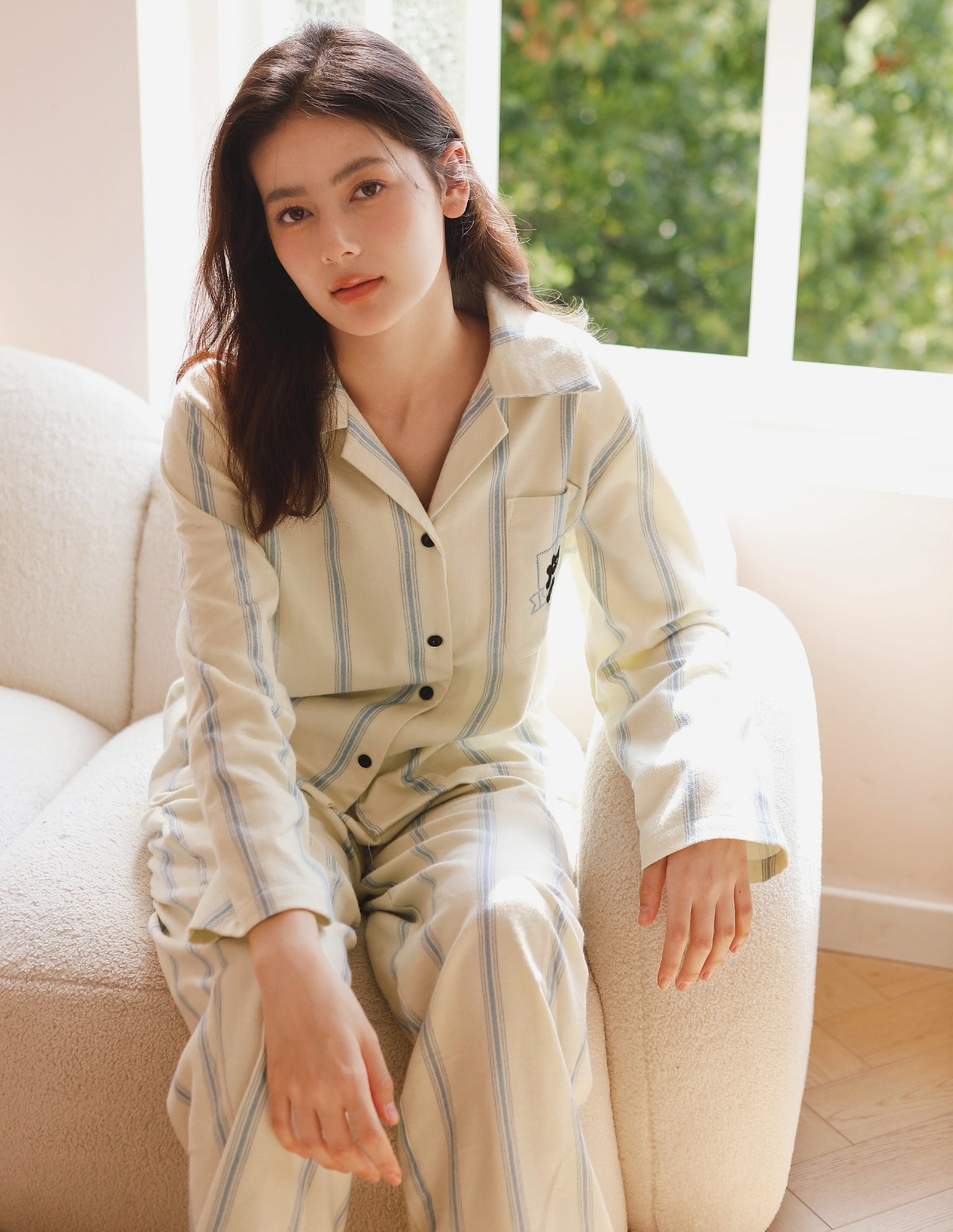 Feline Elegance: Black Cat EMB Cotton Pyjamas Set - Comfortable Homewear for a Soft and Cozy Night's Sleep