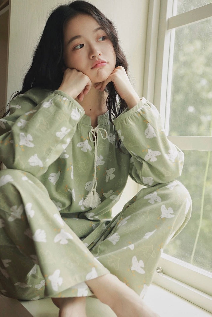 Green Cotton Pajama Set – Nature Inspired Bird Print Sleepwear for Relaxed Living