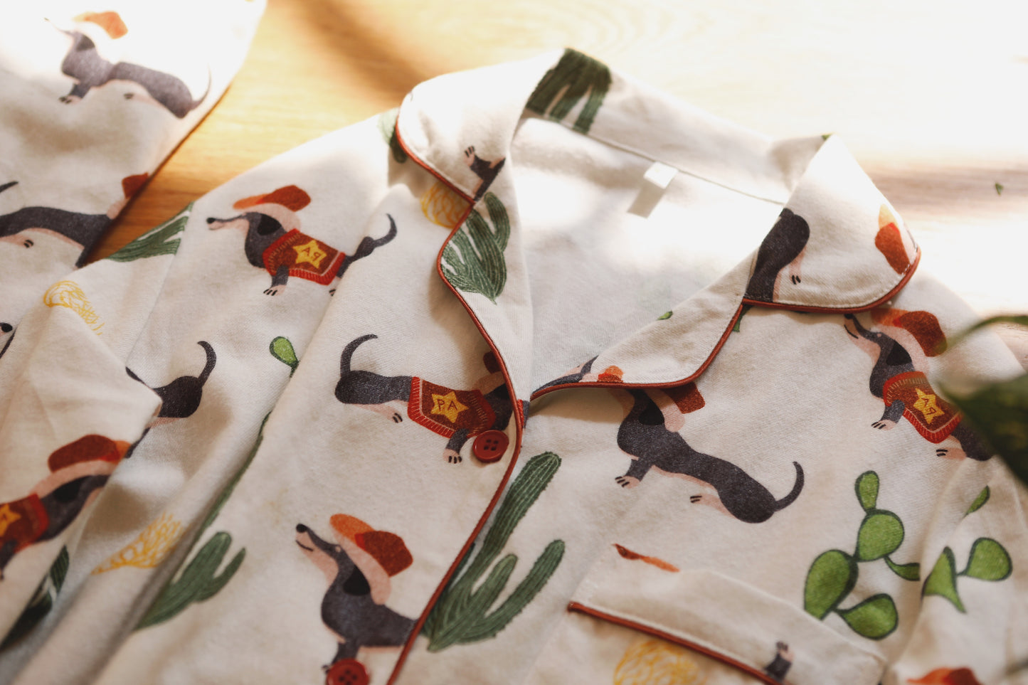 Dachshund Print Pajama Set: Cute Dog Pattern Loungewear in Cozy Flannel - Soft and Pure Cotton Pajamas