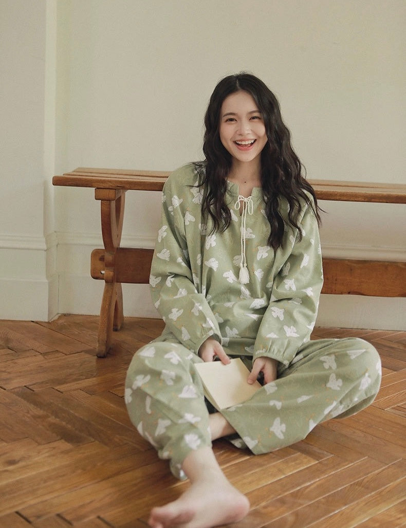 Green Cotton Pajama Set – Nature Inspired Bird Print Sleepwear for Relaxed Living