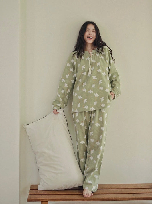 Green Cotton Pajama Set – Nature Inspired Bird Print Sleepwear for Relaxed Living